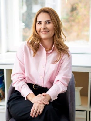 5DB_5092-min-e1712791909672-768x768